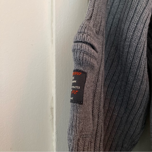 Point Zero grey ribbed long-sleeve turtleneck pullover sweater with cool detail - Picture 9 of 9